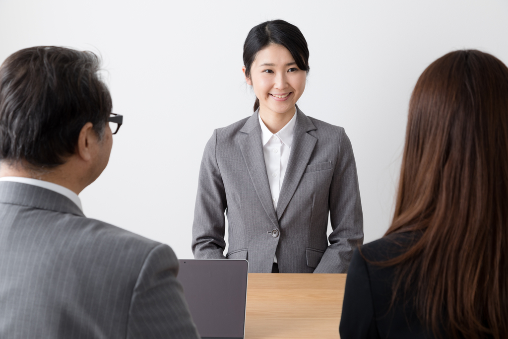 就活の一次面接でよく聞かれる質問とは？落ちる人の特徴や対策、回答の例を解説 | ビズリーチ・キャンパス